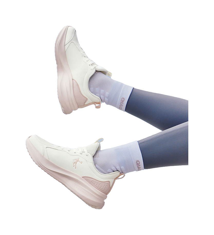 QIAODAN Cushioning, Slip Resistant, Lightweight Low top Casual Sprint Running Shoes Women's White Pink 