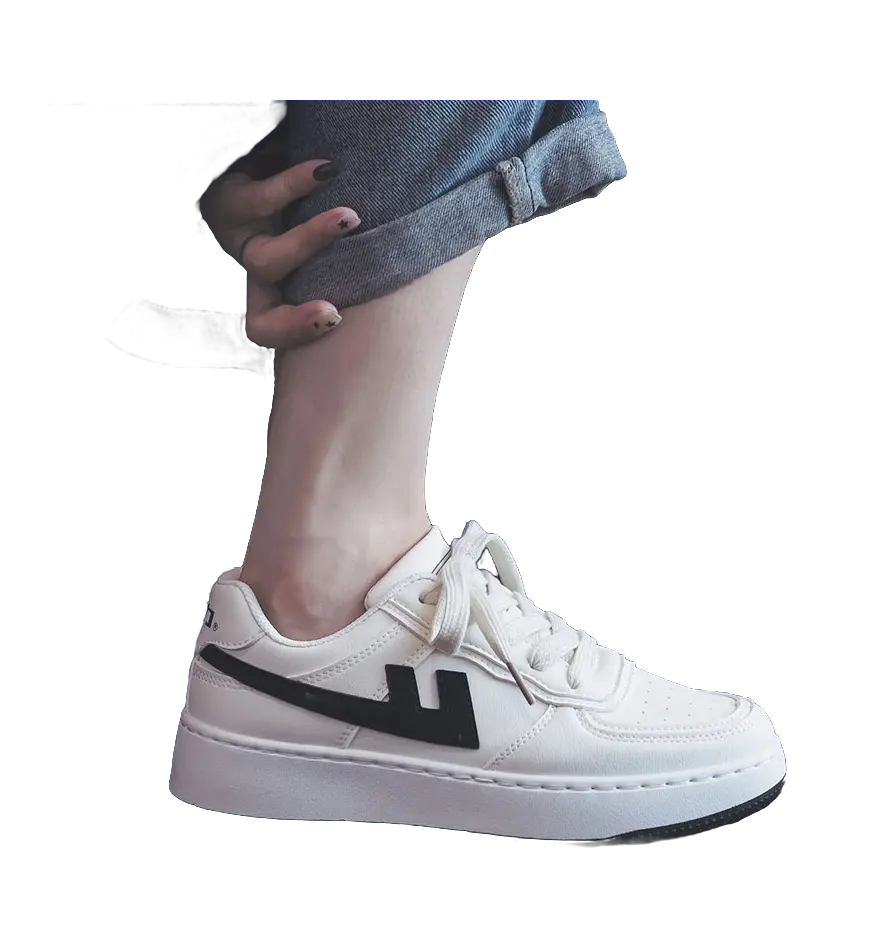 Warrior Slip Resistant Abrasion Resistant Low top Skateboard Shoes Unisex White Black 