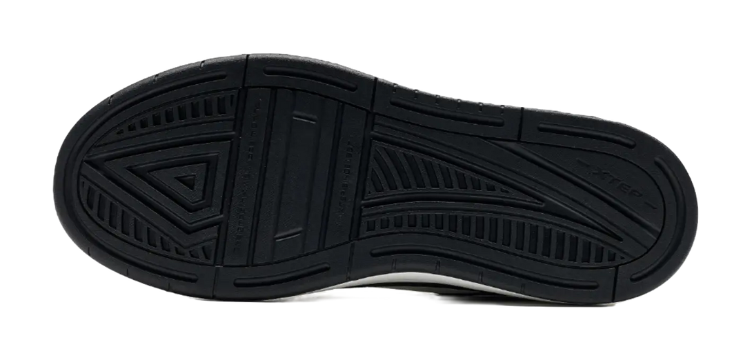 XTEP Lightweight Coverage Low-Top Skateboard Shoes Men's Black/Sail White 