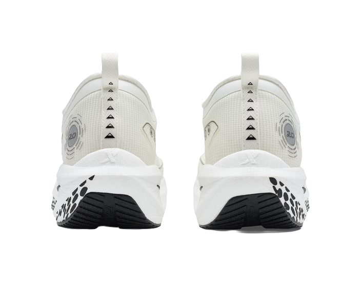 XTEP One piece Molded 2nd Generation Cushioning, Wear Resistant Low top Running Shoes Men's Canvas White/Black 