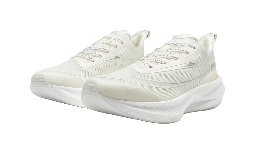 XTEP Two Thousand Kilometers 2.0 Slip Resistant Abrasion Resistant Low top Running Shoes Men's Light Series Rocking 