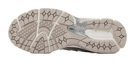 New Balance 1906R Silver Metallic Cream  vjsneaker.com