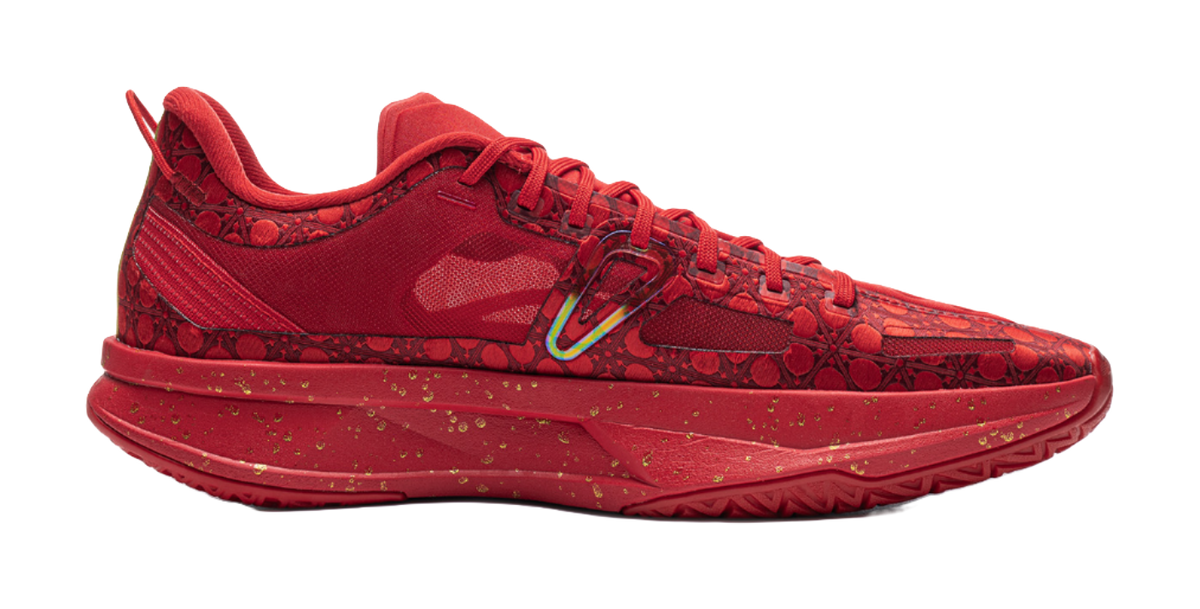 Unisex low basketball shoe, red textured upper with lace-up and side stripe