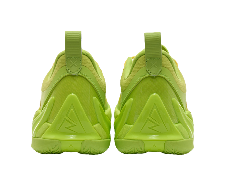 Rigorer AR3 basketball shoes, back view with green heel and padded collar