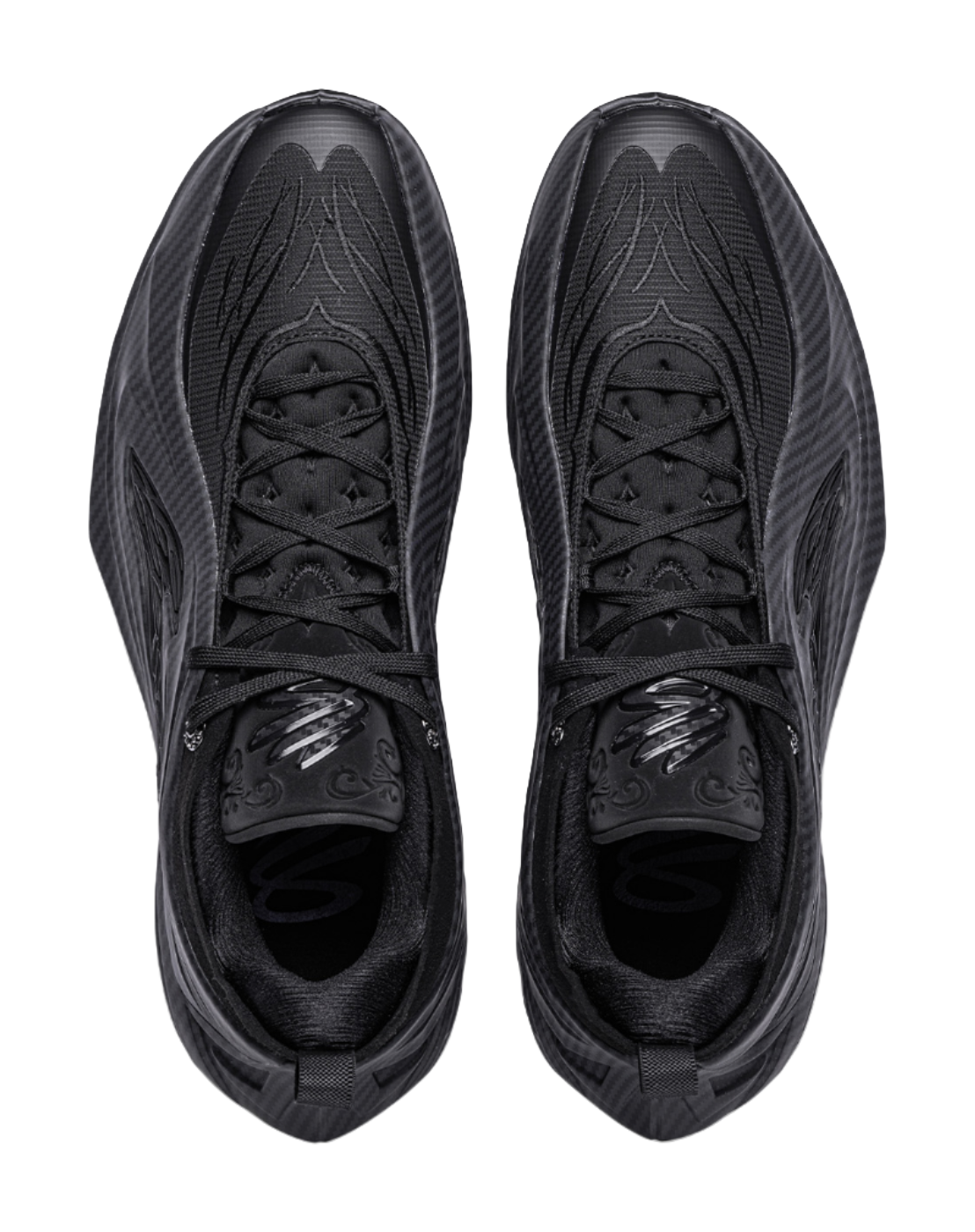 Li Ning low-top basketball shoes, black laces and textured toe cap, front view