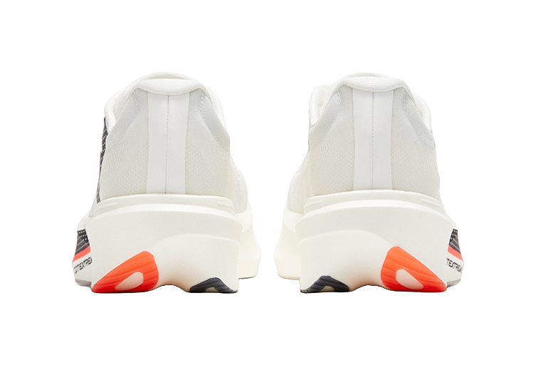 Unisex low running shoes heel view, white back with orange accent on midsole