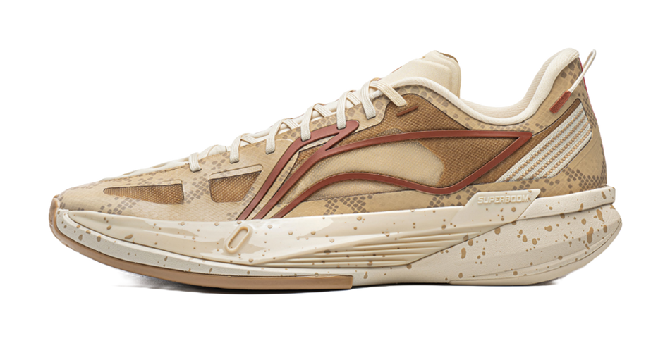 Men's low-top basketball shoes in cream with tea-brown panels and speckled midsole