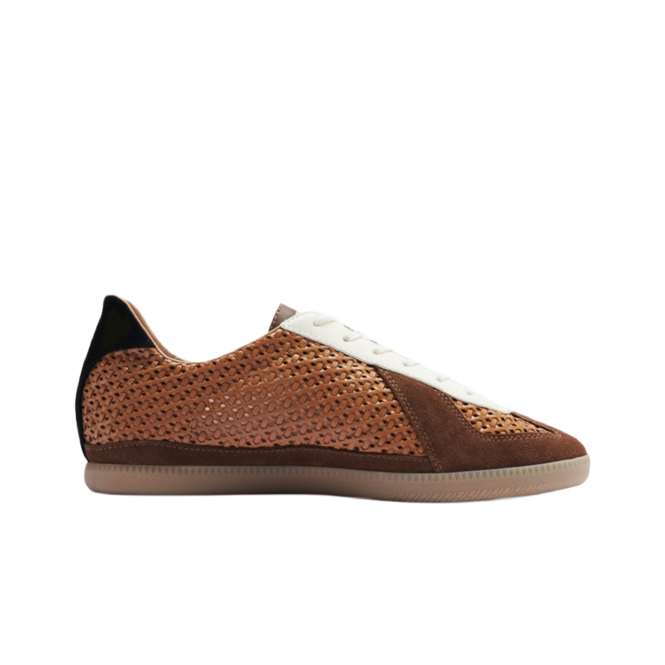 PANE low-top training shoes, brown textured upper with white lace panel and gum sole