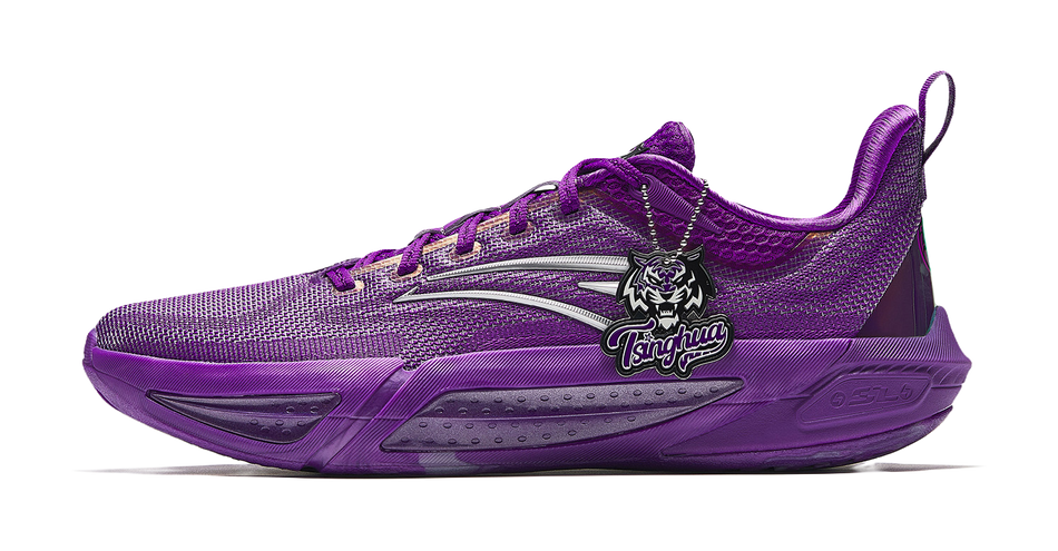 Unisex basketball shoes in fluorescent violet, low-top lace-up, side profile