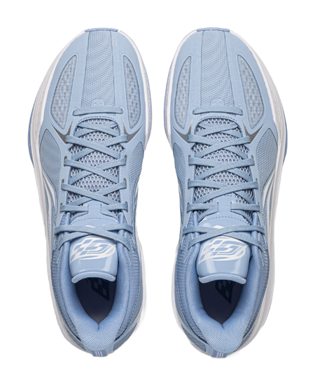 Li Ning basketball shoes pair, front view with lace-up and breathable upper