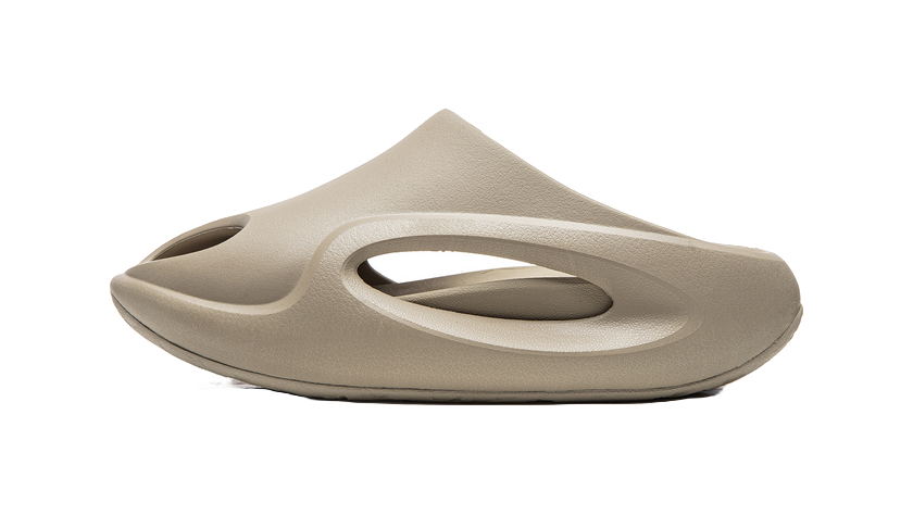 Li Ning slide slipper in cashmere gray, contoured one-piece upper with oval opening