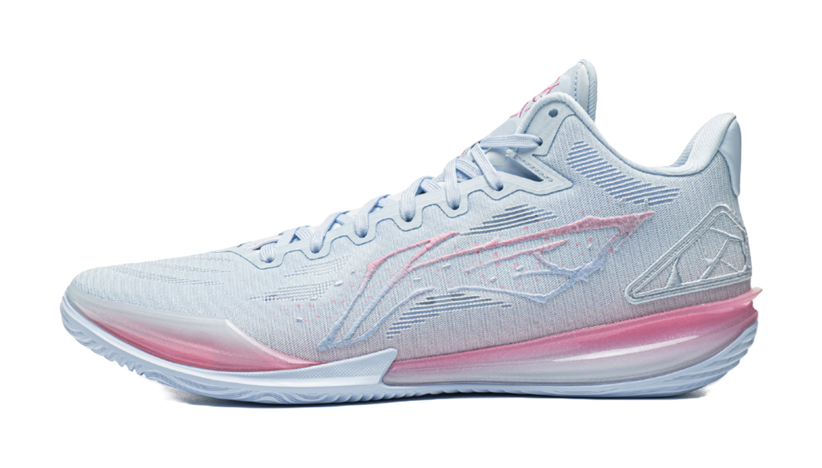 Men's low-top basketball shoe in light blue knit with pink accents and lace-up