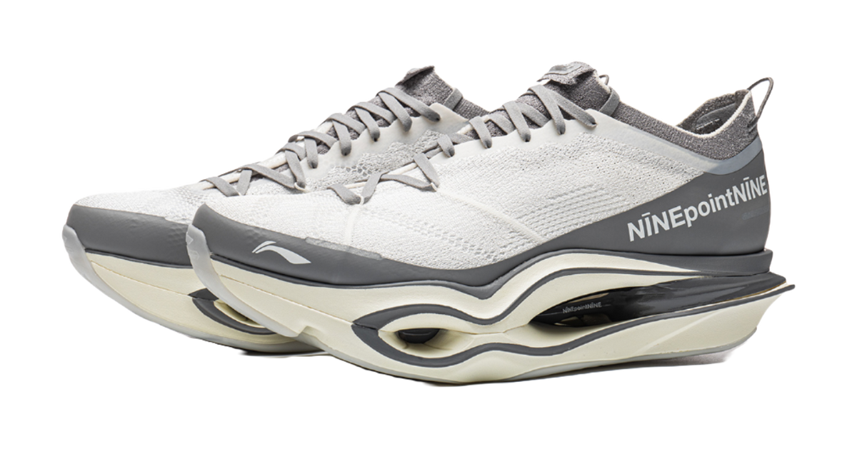 Li Ning x NINEPointNINE low-top running shoes, white knit pair with gray heels, lace-up