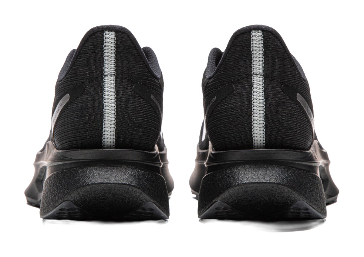 Li-Ning Feidian 6 running shoes, black heel with vertical elastic knit panel and cushioned sole.