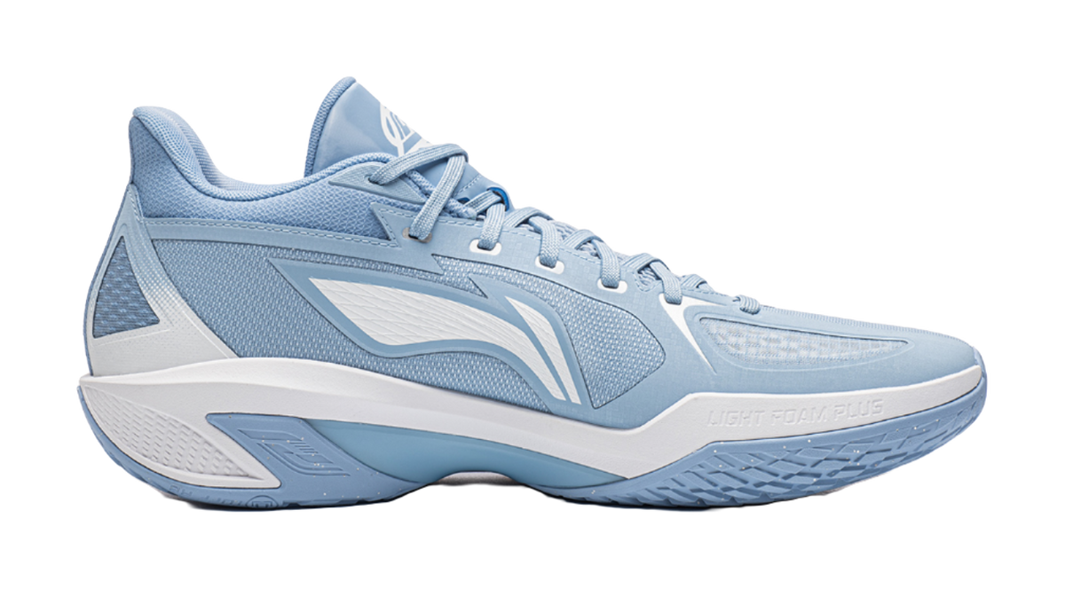 Li Ning low-top basketball shoes, side view with textured mesh upper