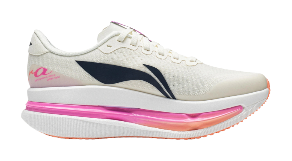 Women's low-top running shoes, champagne white mesh with navy logo and pink midsole
