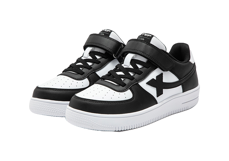 XTEP Slip Resistant, Abrasion Resistant, Breathable, Lightweight Cushioning Low top Skateboard Shoes Xtep White/black  VJSNEAKER
