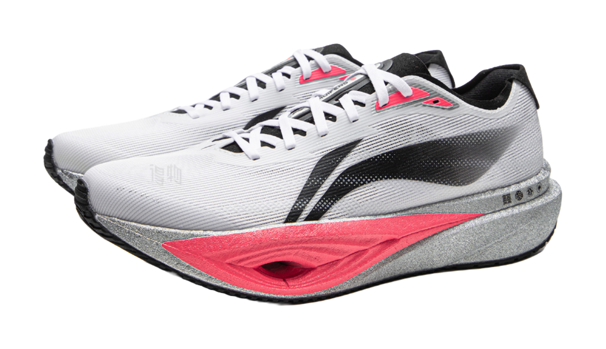 Li-Ning racing running shoe, angled side view with red forefoot cutout and black overlays