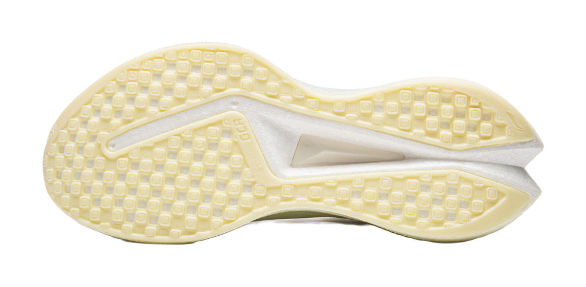 Women's low-top running shoes outsole, textured off-white rubber traction pattern