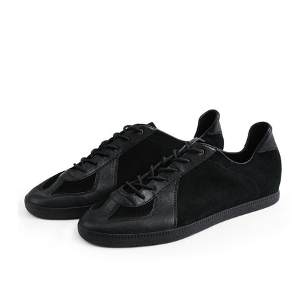 A pair of black low-top sneakers shown on a white background, with text below reading 'BLACK SHEEP S2272' and a page indicator '3 / 6'.