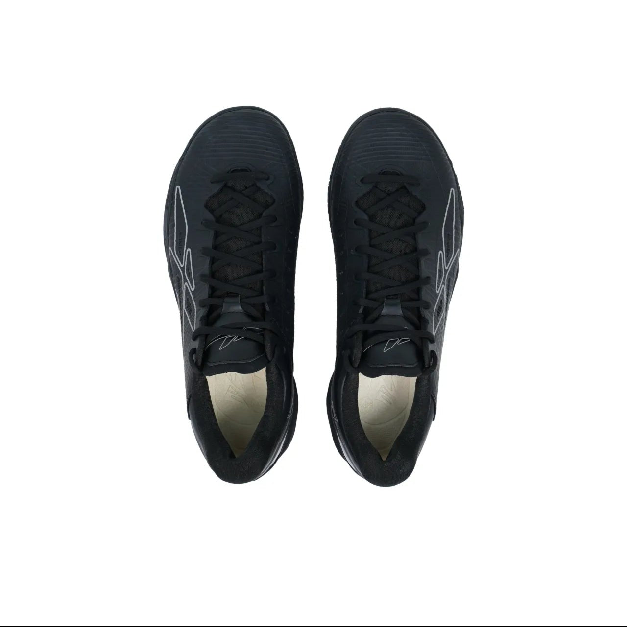 A pair of black athletic shoes shown from a top-down view on a white background, with Chinese text below indicating the color is black.